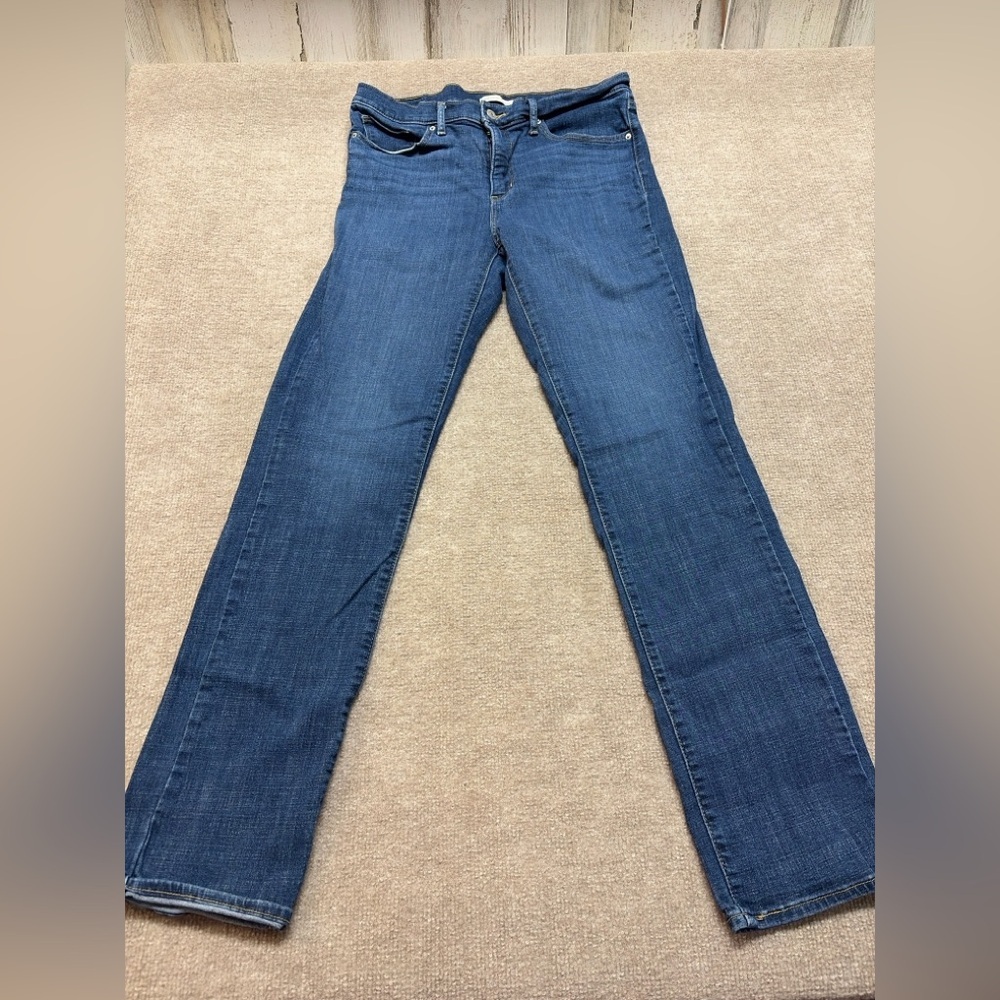 Levi’s 314 Shaping Straight Jeans Dark Wash – Size 31 0610